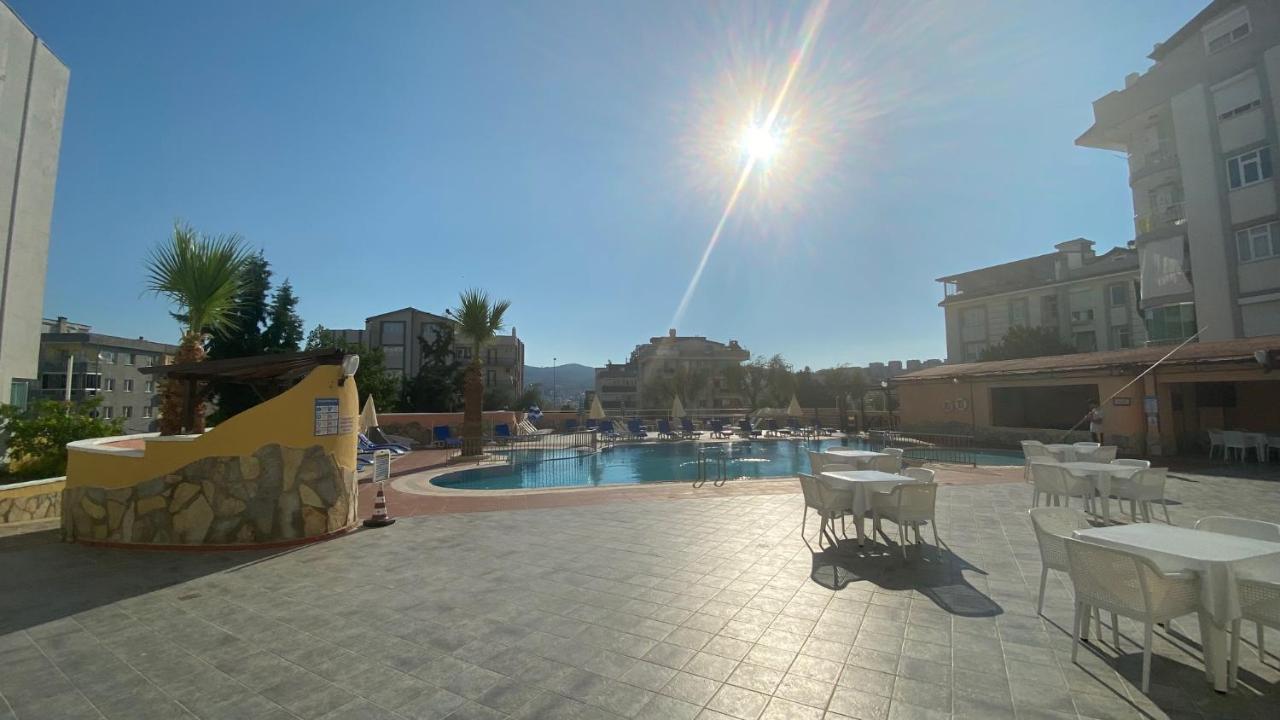 Oya Family Suites Kuşadası Buitenkant foto
