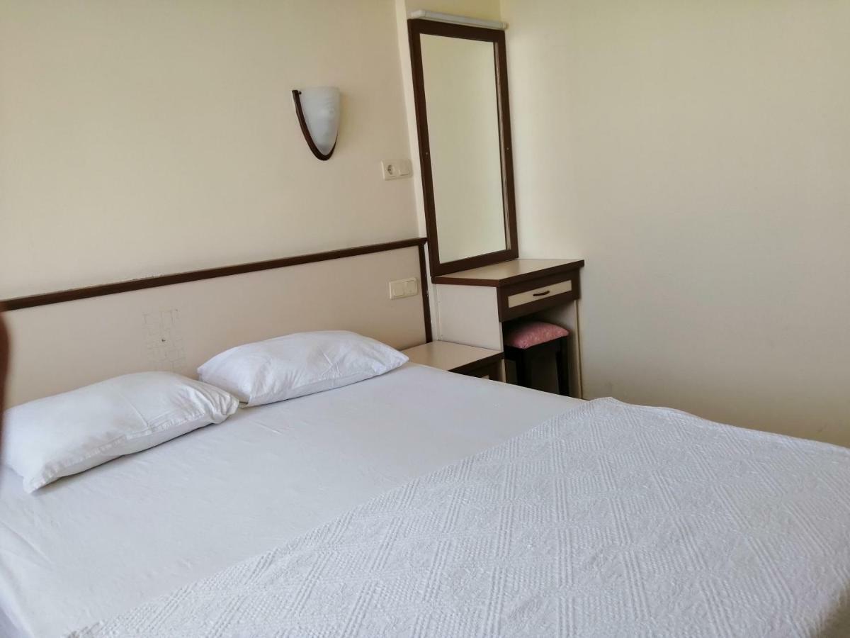 Oya Family Suites Kuşadası Buitenkant foto