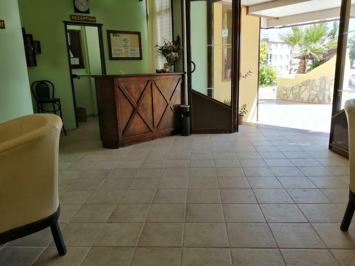 Oya Family Suites Kuşadası Buitenkant foto