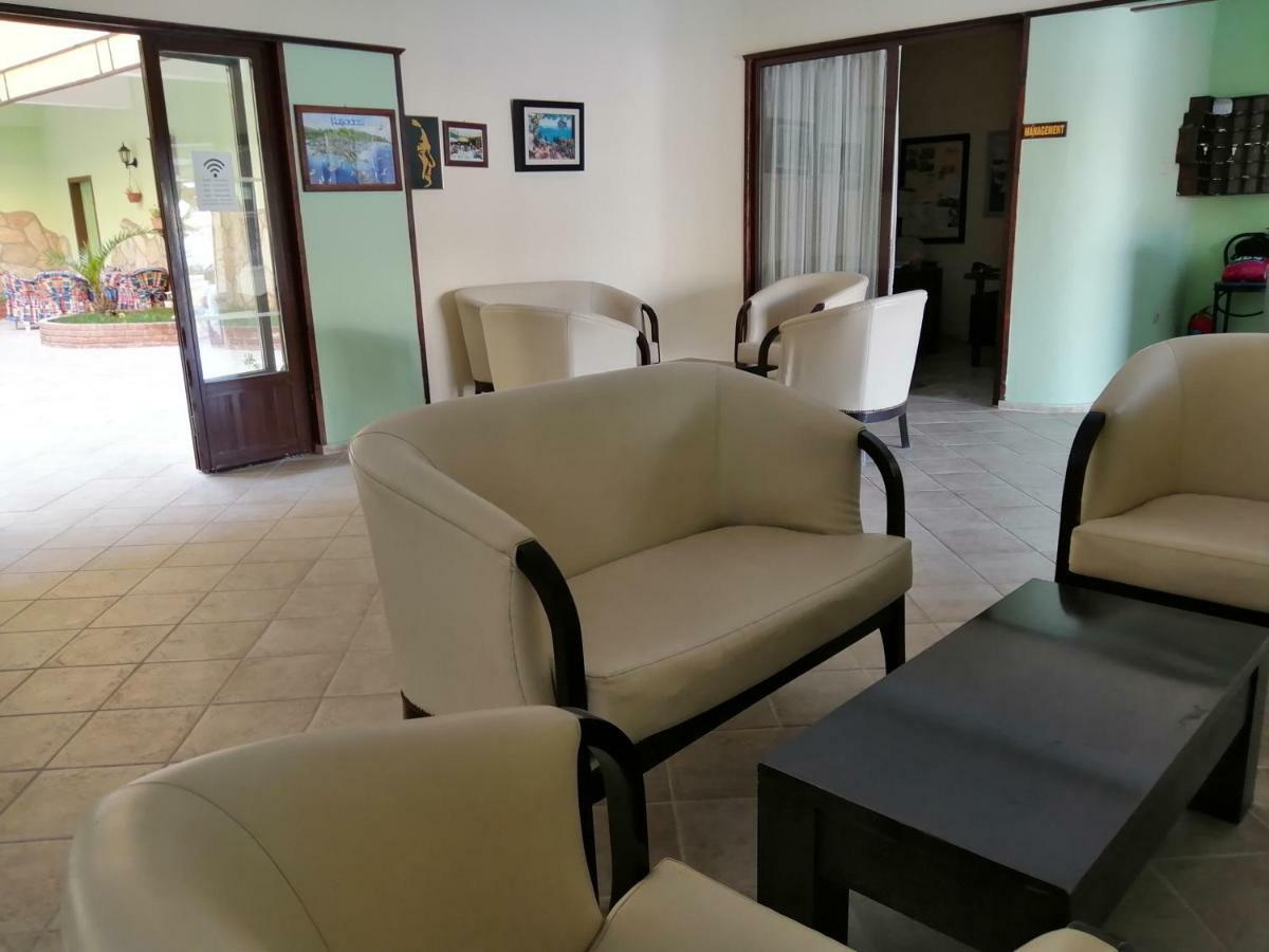 Oya Family Suites Kuşadası Buitenkant foto