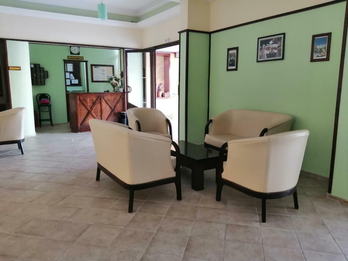Oya Family Suites Kuşadası Buitenkant foto