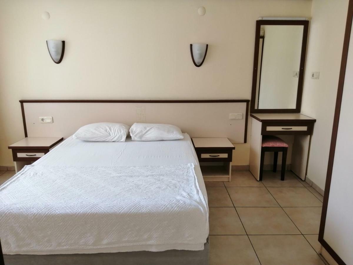 Oya Family Suites Kuşadası Buitenkant foto